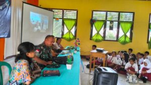 Pj Danramil 1209-06/ Ledo Melaksanakan Kegiatan Dalam Rangka MPSL Di SMPN 1 Ledo Dan SMPN 2 Ledo, Kabupaten Bengkayang.